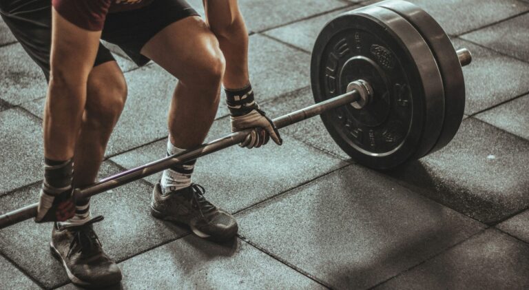 Saiba como o whey protein fortalece a saúde óssea, previne lesões e dá suporte para treinos intensos. Veja mais em BLACKSKULL USA™