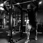Desvende os segredos do treino de resistência e domine a progressão de carga. Com este guia, otimize a sua performance, quebre platôs e transforme seu físico.