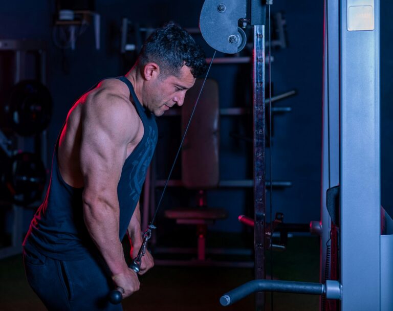 Ainda não sabe qual o melhor suplemento para ganhar massa muscular? Descubra o guia definitivo da BLACK SKULL USA™ para hipertrofia e otimize seus resultados.