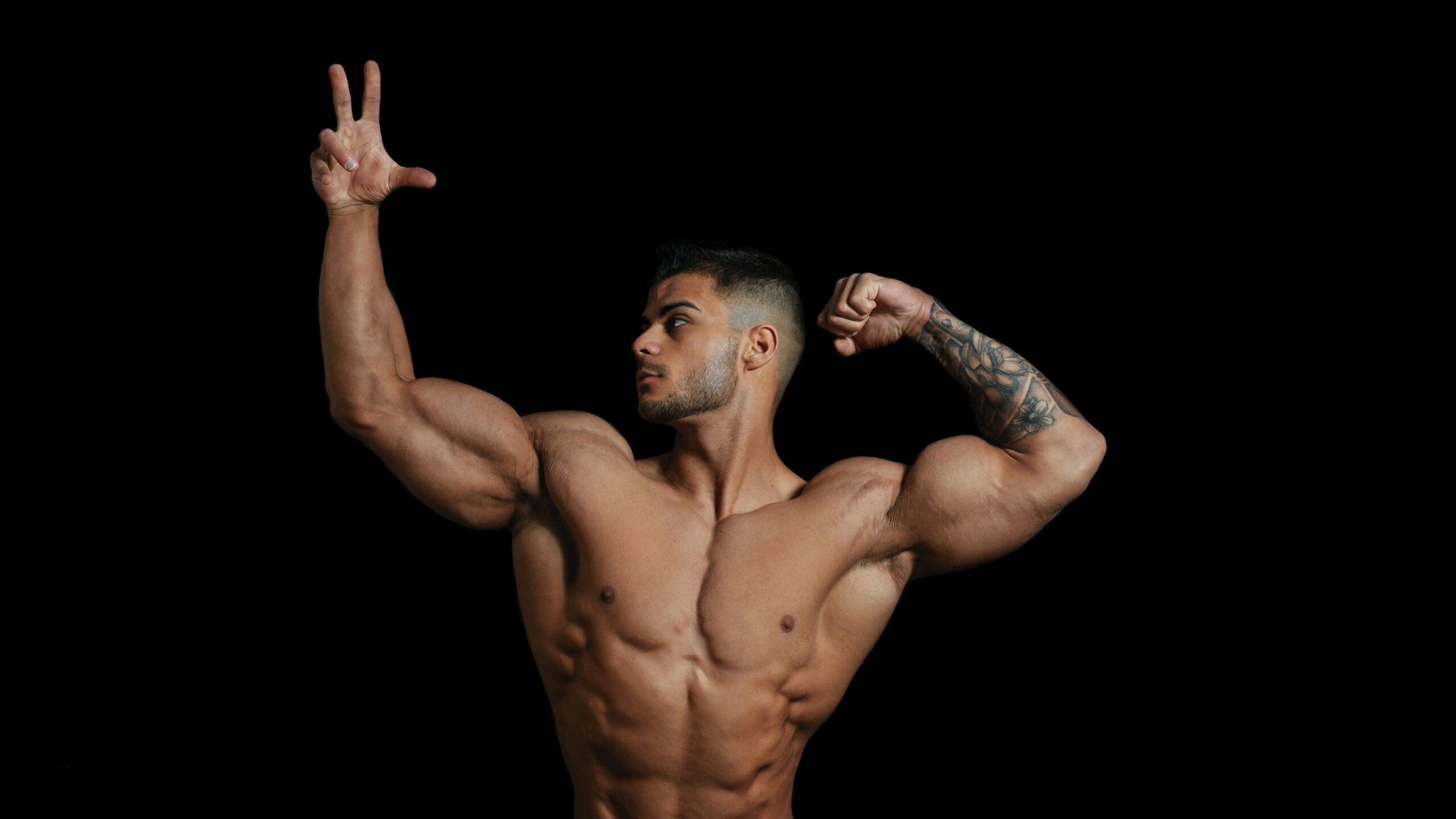 Treino para hipertrofia: como evoluir sem estagnar? 1 Enfrente a estagnação e maximize seus ganhos! Este guia desvenda métodos avançados de treino para hipertrofia, recuperação e suplementação.